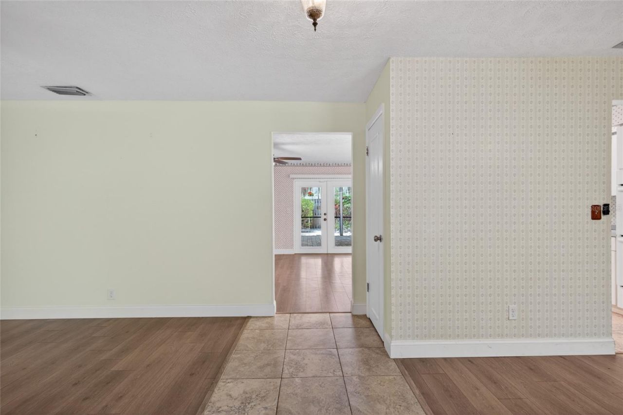 901 W River Drive, Temple Terrace, FL 33617 Photo