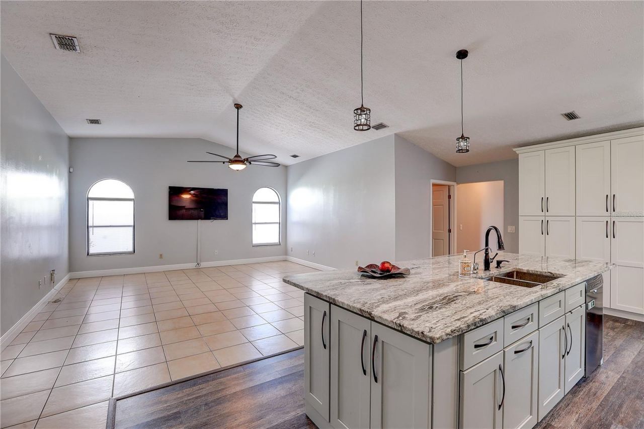 1418 Buckner Road, Valrico, FL 33596 Photo