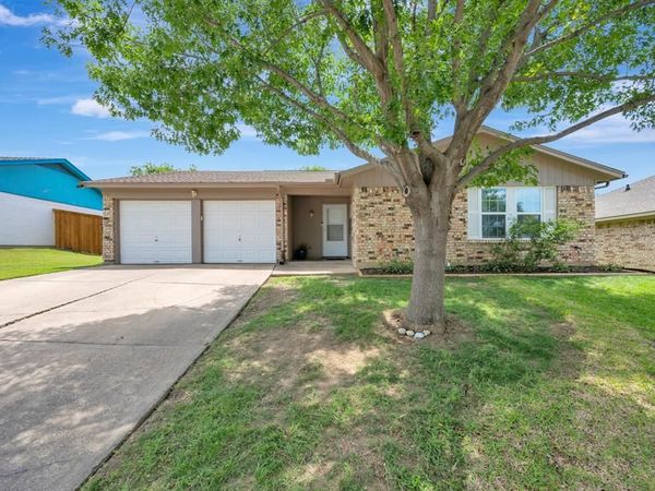 6320 Melinda Drive, Watauga, TX 76148