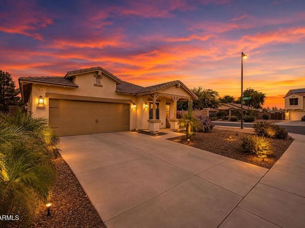 18556 W VOGEL Avenue, Goodyear, AZ 85338