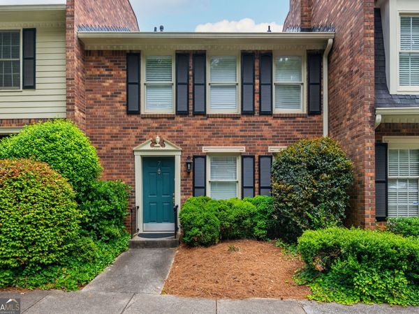 7 Queen Victoria Place NE, Atlanta, GA 30342