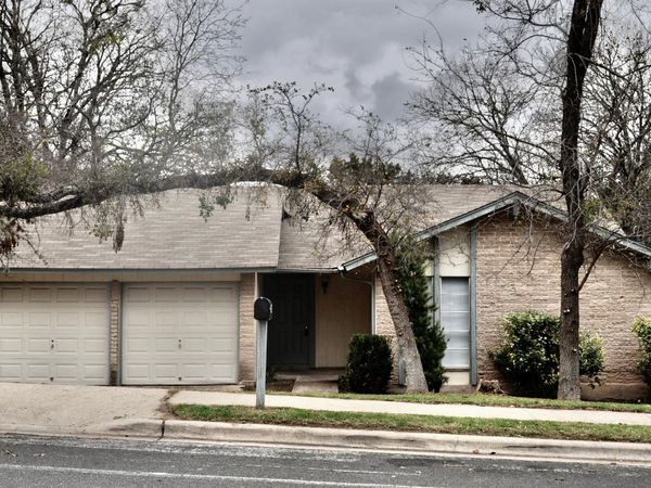 908 Speer LN , Austin, TX 78745