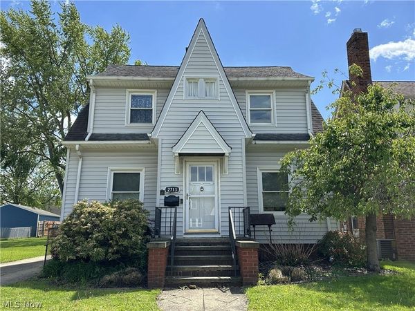 2713 Brookview Boulevard , Parma, OH 44134