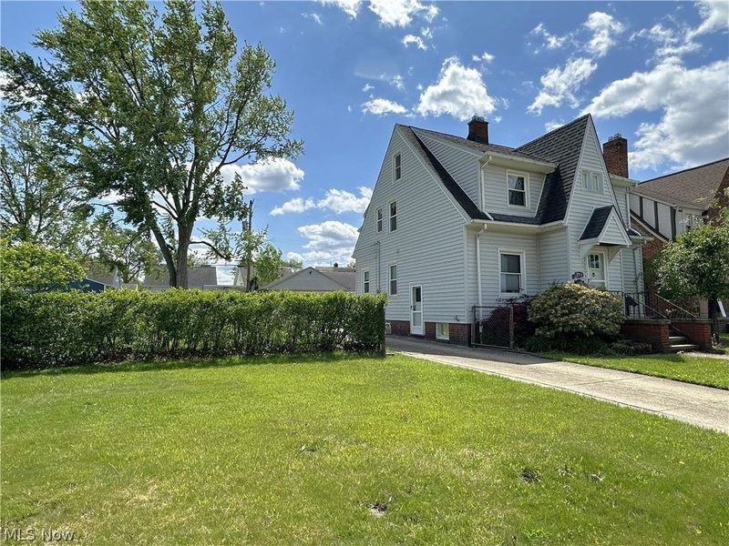 2713 Brookview Boulevard, Parma, OH 44134 Photo 3