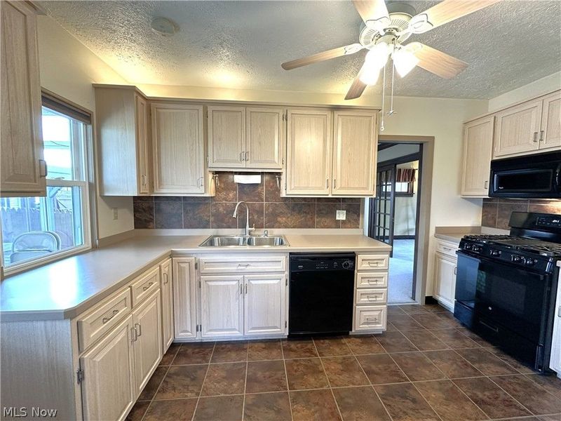 2713 Brookview Boulevard, Parma, OH 44134 Photo 8