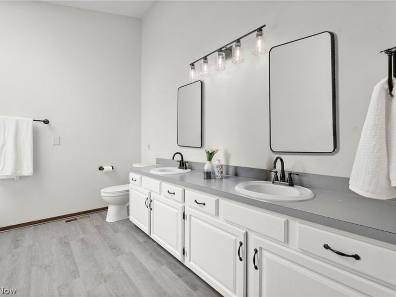 6949 N Renwood Road, Independence, OH 44131 Photo 28