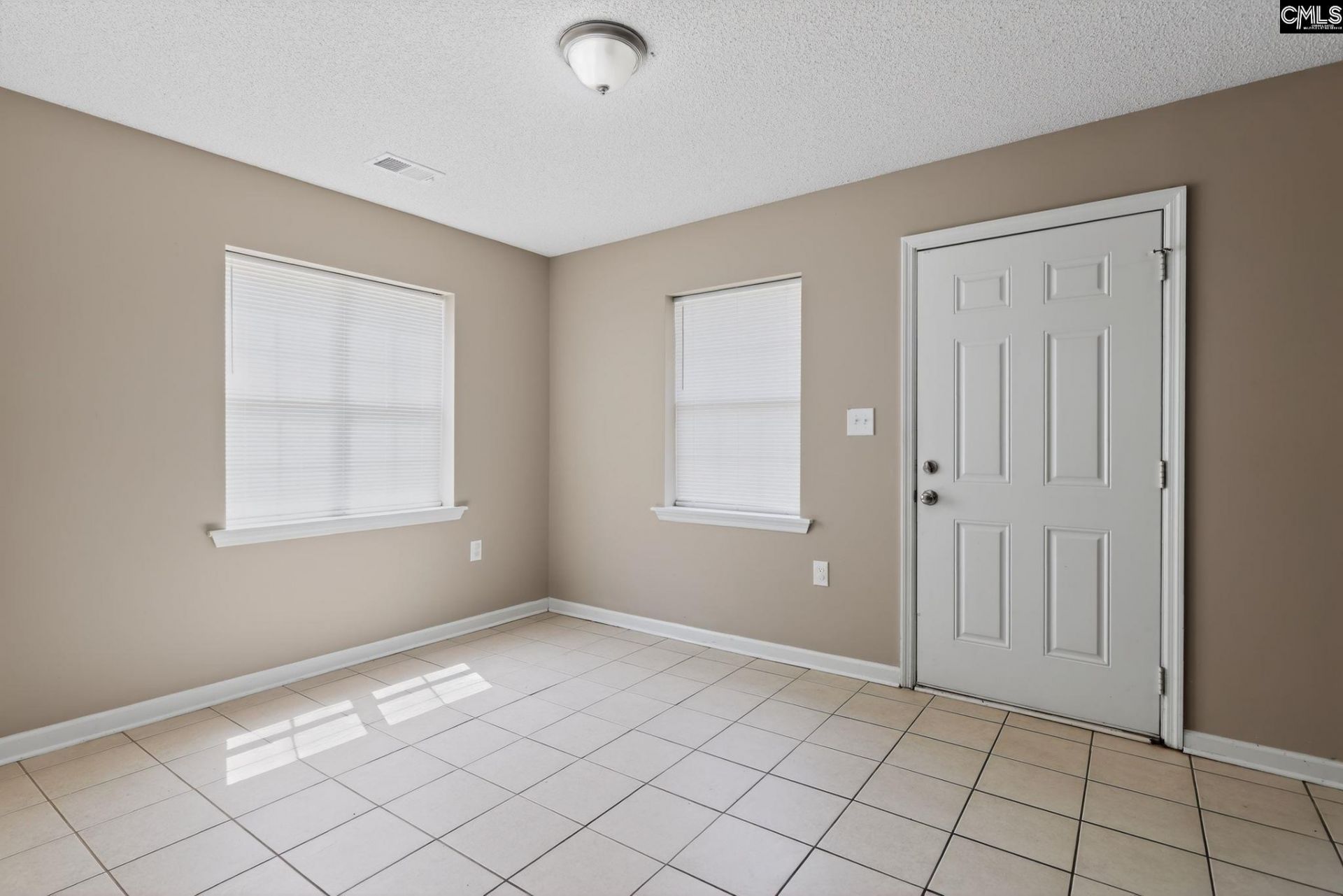 319 Sumter Street Ne Photo 9