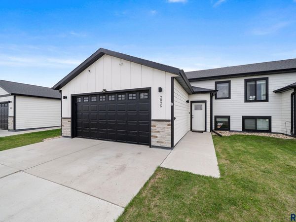 2026 ACE Ave, Brookings, SD 57006
