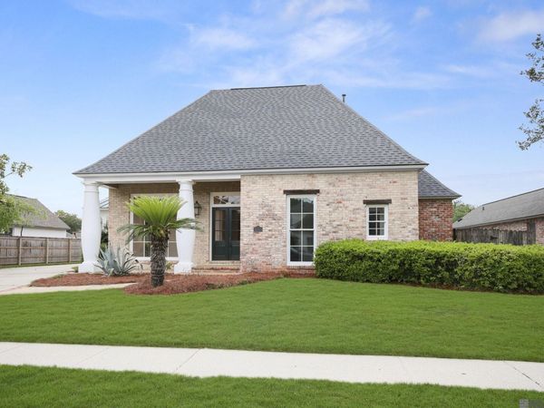 5515 N Pointer Ct, Baton Rouge, LA 70808