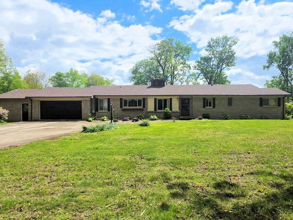 2856 E 3500S Road , Kankakee, IL 60901