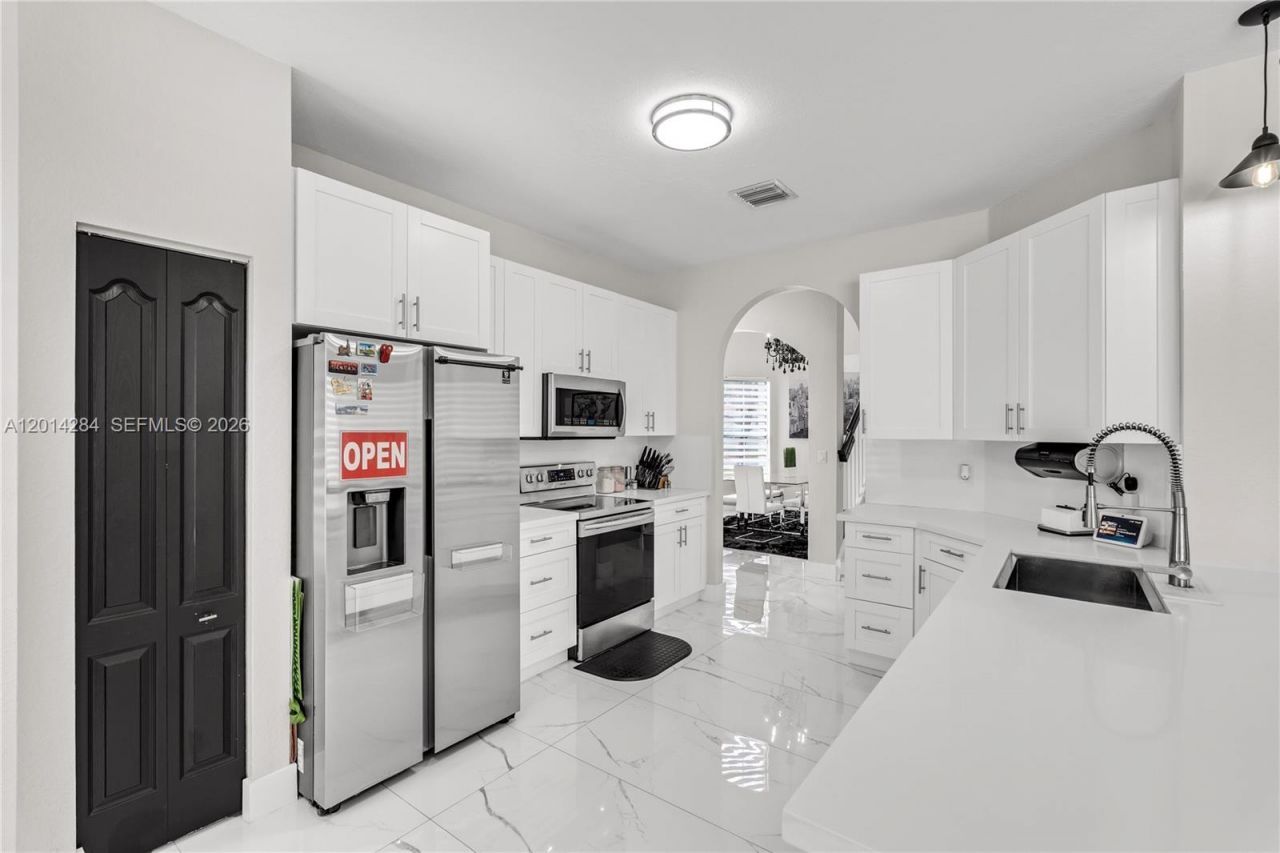 1147 NE 37th Pl , Homestead, FL 33033 Photo