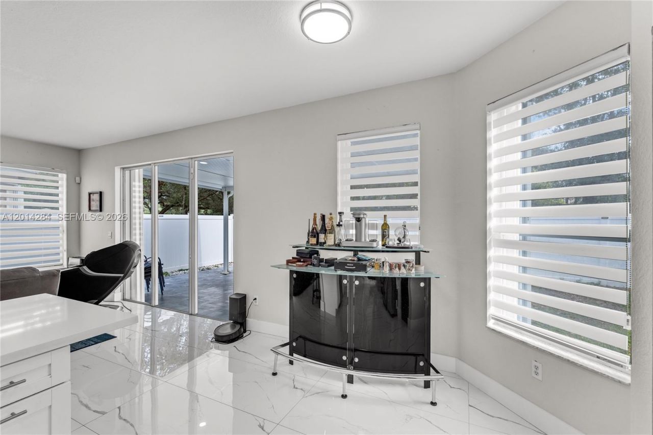 1147 NE 37th Pl , Homestead, FL 33033 Photo