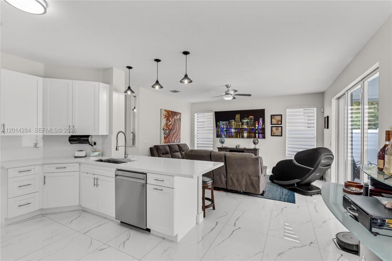 1147 NE 37th Pl , Homestead, FL 33033 Photo
