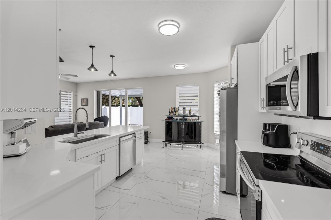 1147 NE 37th Pl , Homestead, FL 33033 Photo