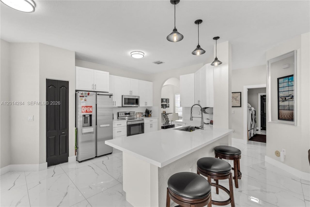 1147 NE 37th Pl , Homestead, FL 33033 Photo