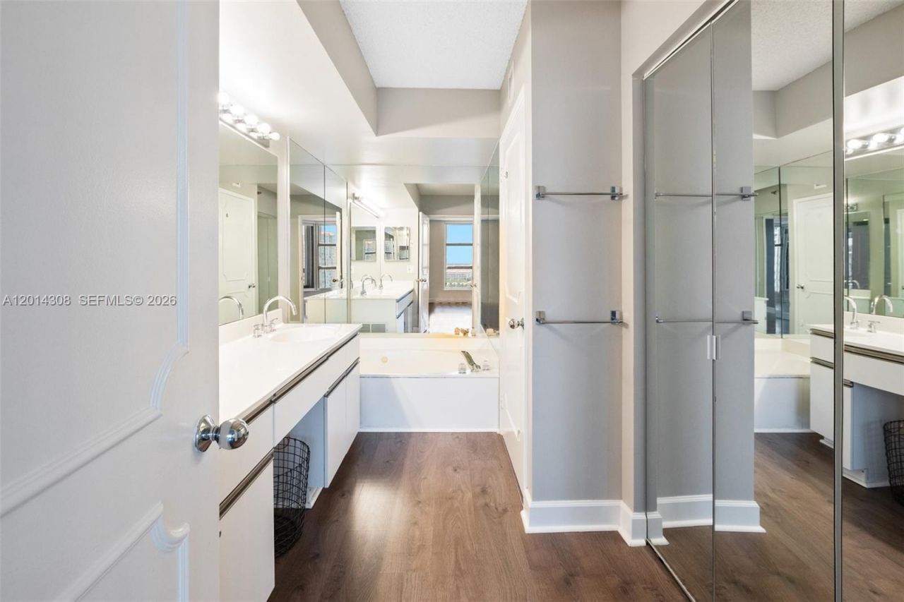 3400 NE 192nd St , Unit 1707, Aventura, FL 33180 Photo