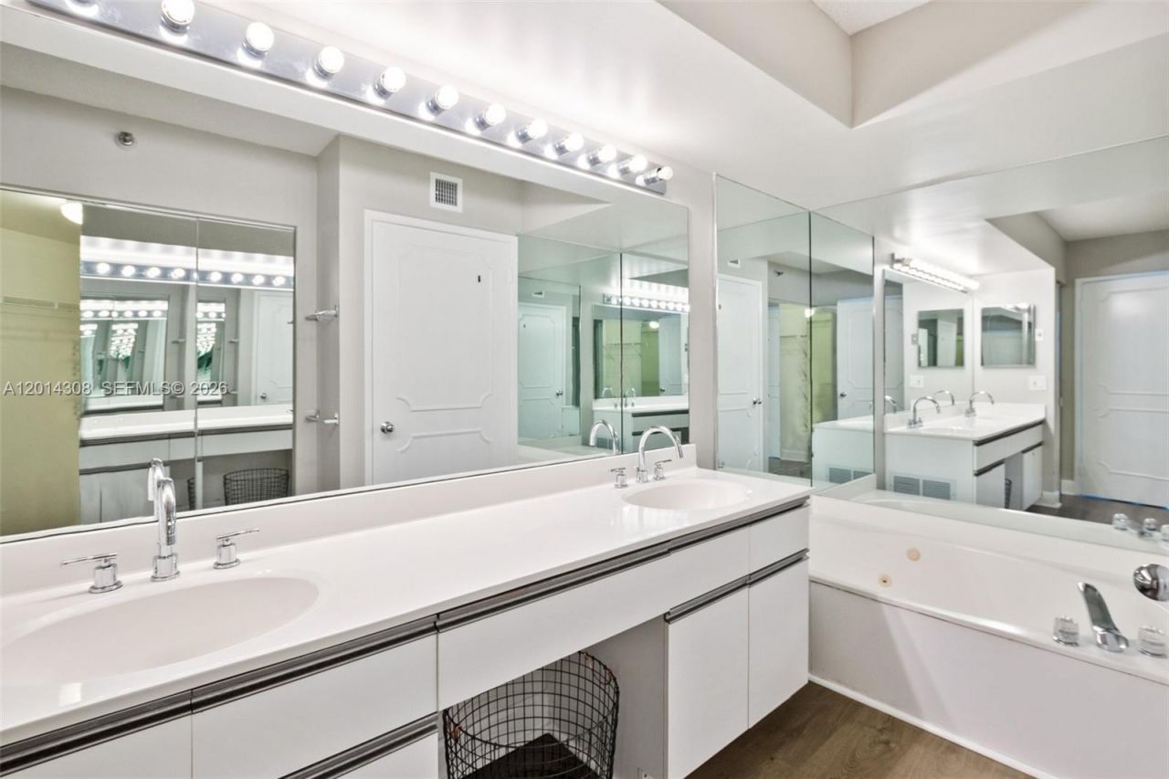 3400 NE 192nd St , Unit 1707, Aventura, FL 33180 Photo
