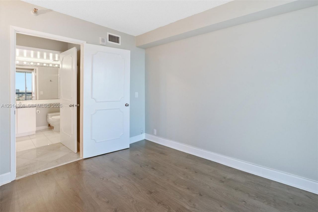 3400 NE 192nd St , Unit 1707, Aventura, FL 33180 Photo