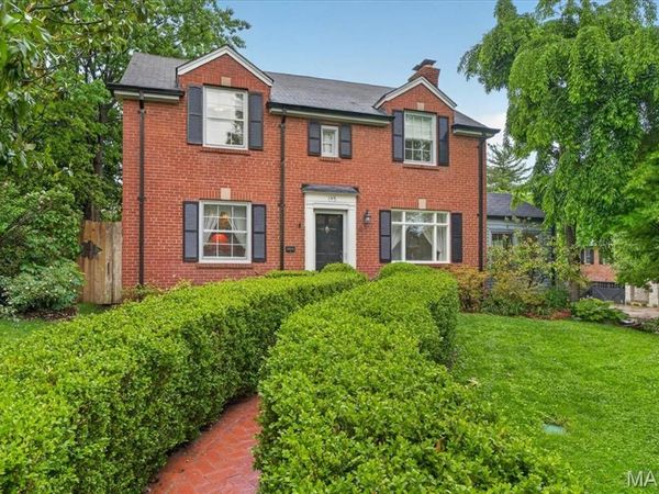 195 Austin Place, St Louis, MO 63122