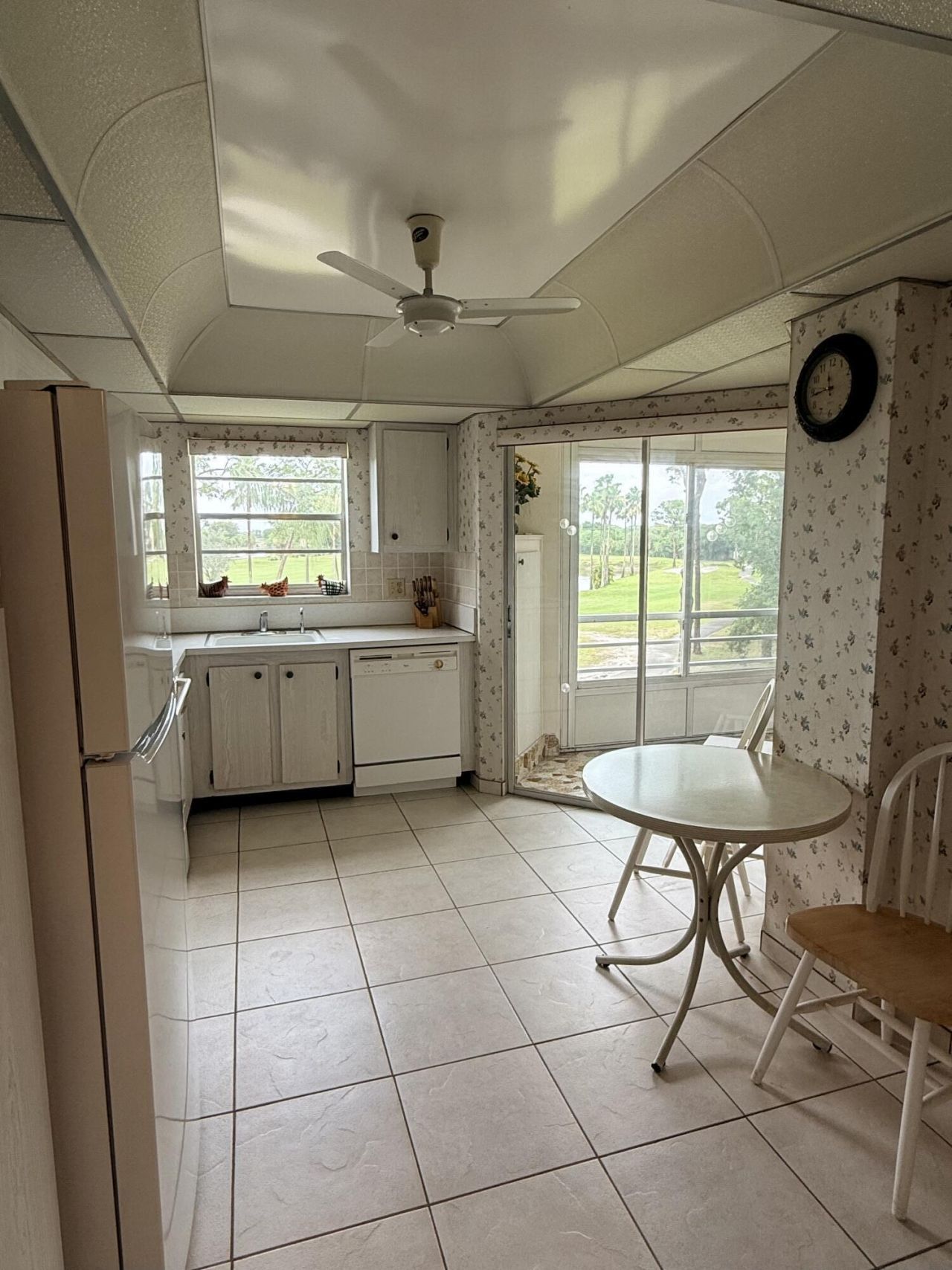 3836 Via Poinciana, Unit 306, Lake Worth, FL 33467 Photo