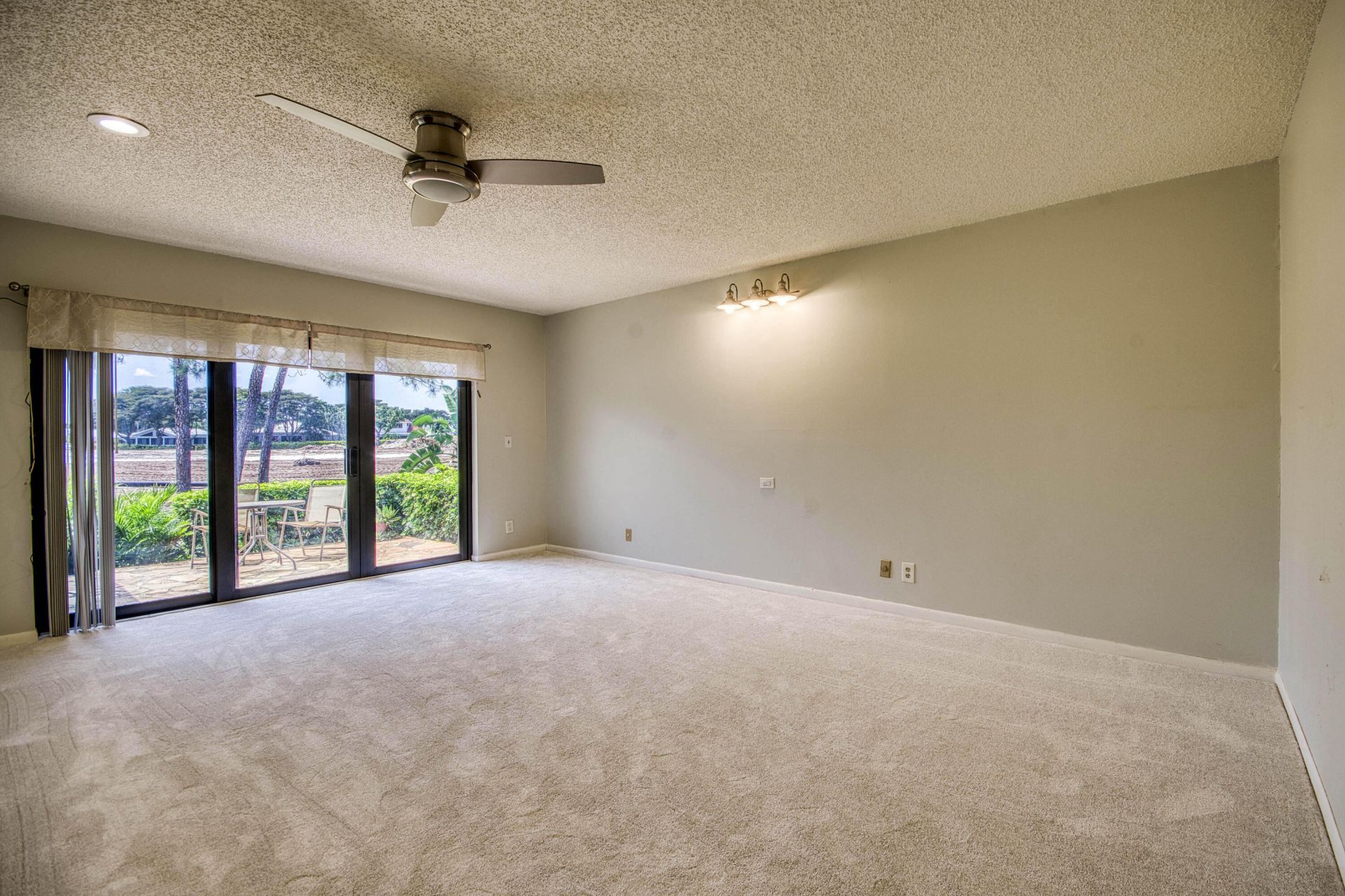 32 Glens Drive E, Boynton Beach, FL 33436 Photo