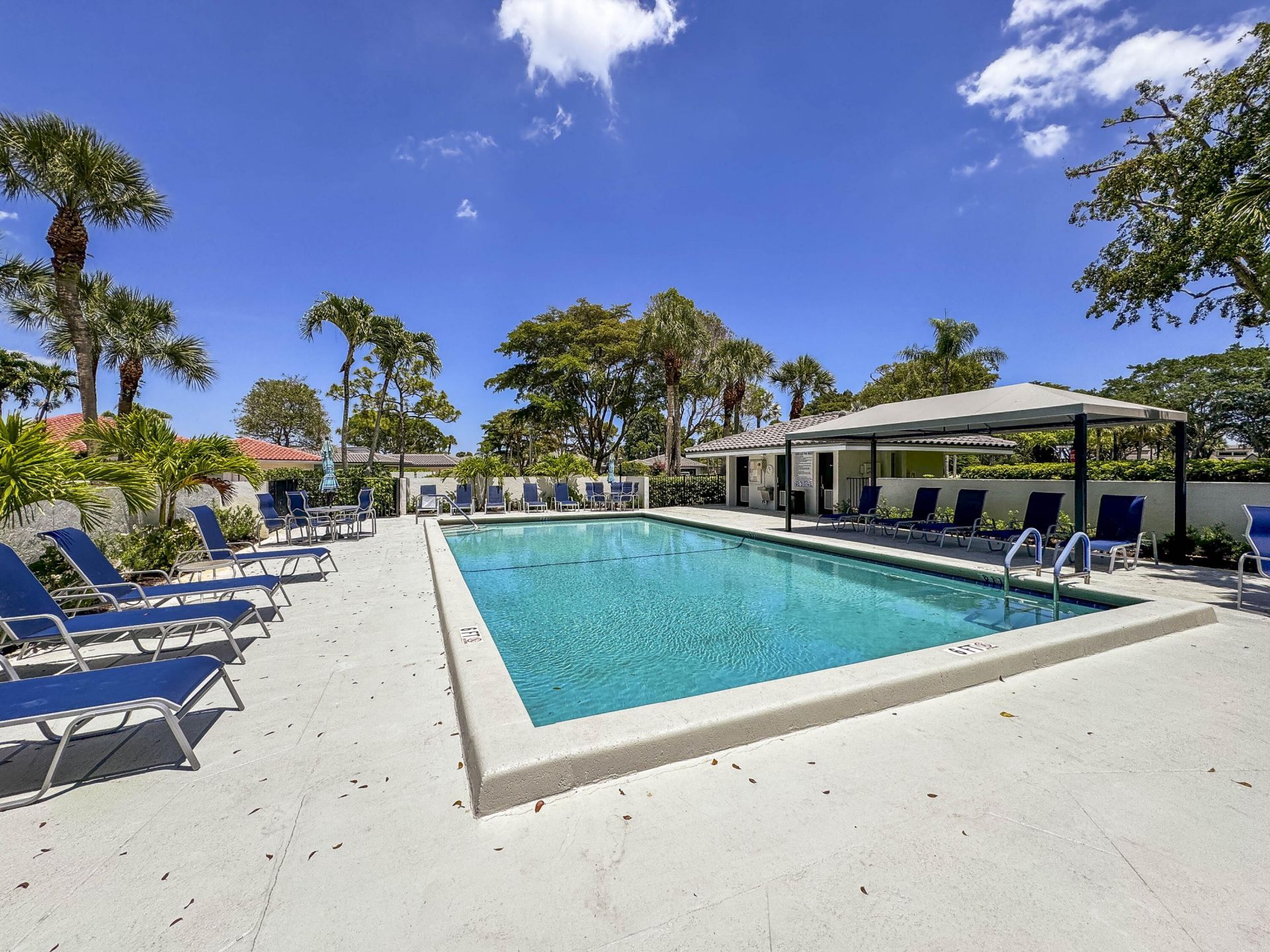 32 Glens Drive E, Boynton Beach, FL 33436 Photo