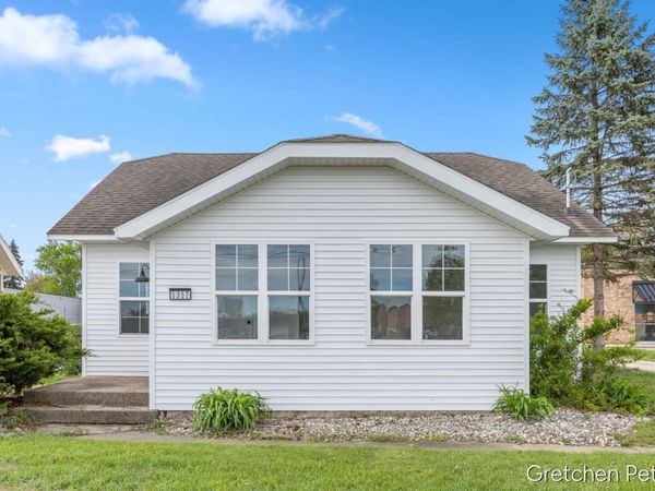 5352 Plainfield Avenue NE, Grand Rapids, MI 49525