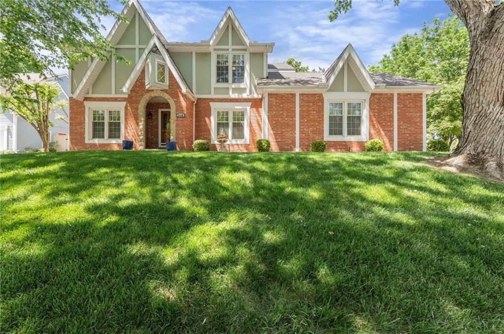 7648 N Lucerne Court, Kansas City, MO 64151 Main Photo