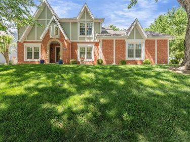 7648 N Lucerne Court, Kansas City, MO 64151