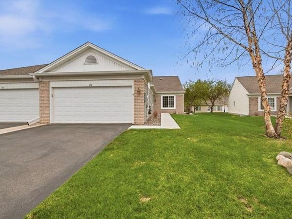674 Lake View Drive, Woodbury, MN 55129