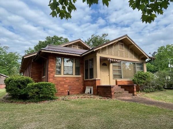 420 Lawrence, Macon, MS 39341