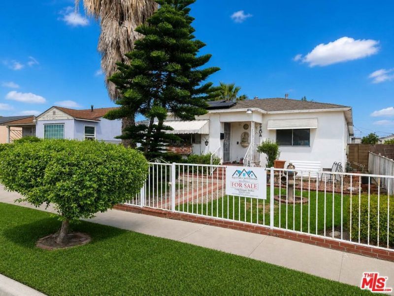 2204 N Grape Avenue, Compton, CA 90222 Main Photo