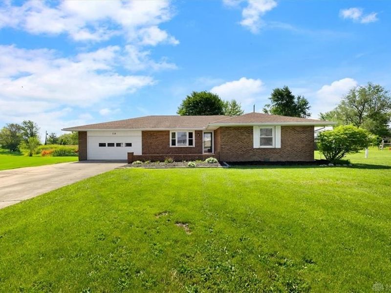 718 Lynwood Court, Union City, OH 45390 Photo 1