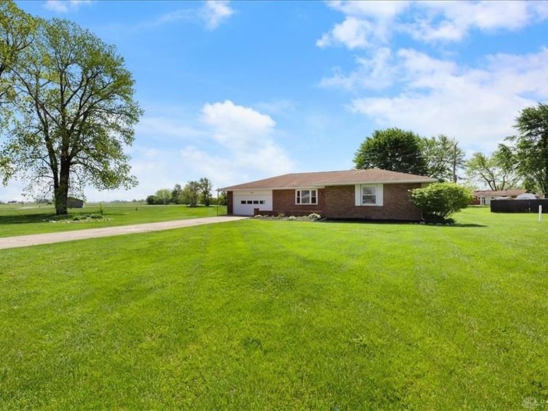 718 Lynwood Court, Union City, OH 45390 Photo 3