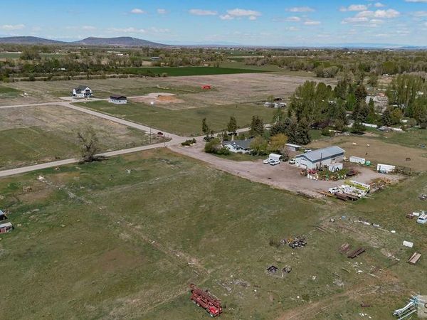 3024 W 6800 S, REXBURG, ID 83440