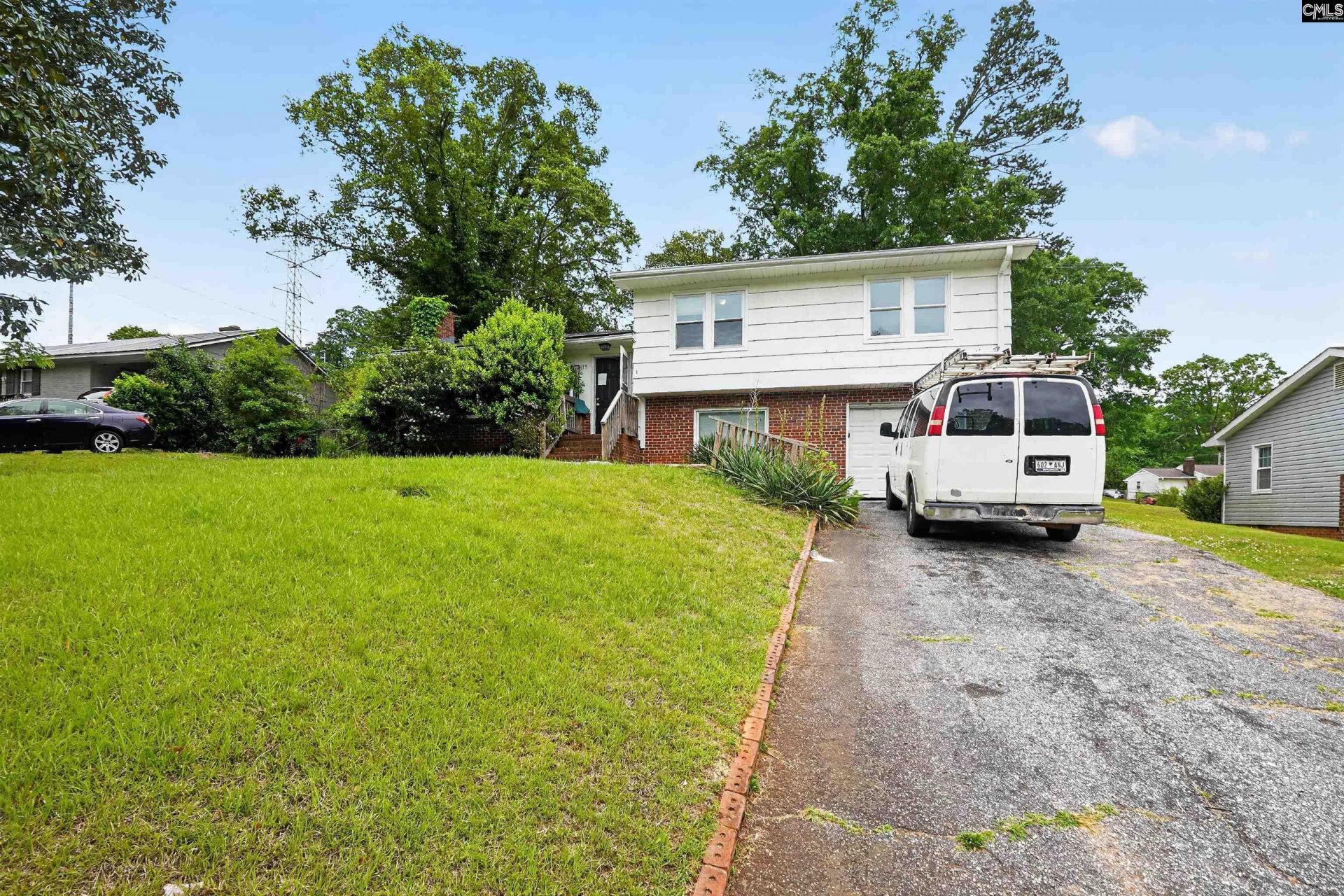 615 Pine Creek Drive  Photo 4