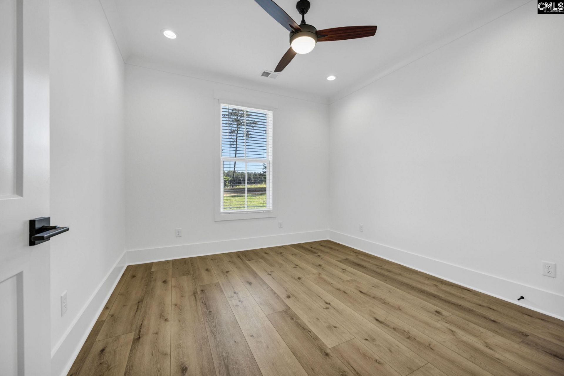272 Breakwater Drive  Photo 33