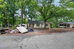 1701 Lyndon Avenue photo 4
