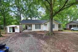 1701 Lyndon Avenue photo 4