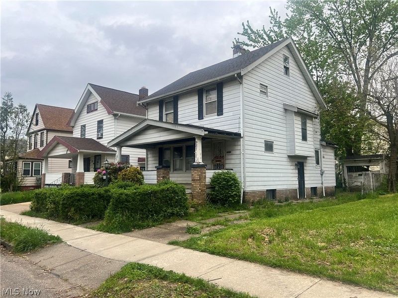 987 E 129th Street, Cleveland, OH 44108 Photo 2