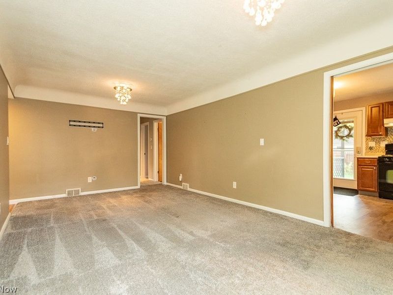 7444 Rockingham Road, Mentor, OH 44060 Photo 4