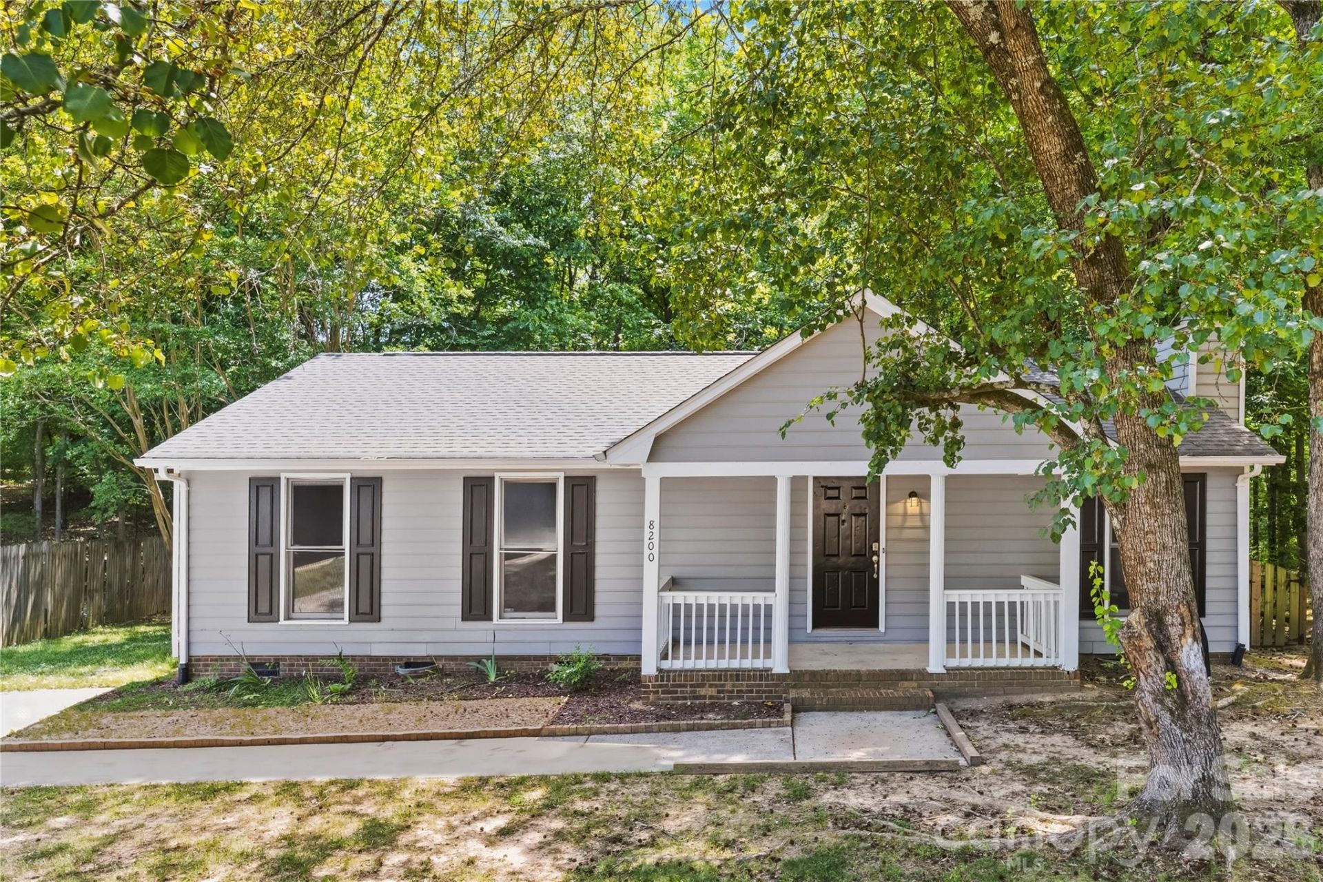 8200 Chrisbry Lane, Charlotte, NC 28215 Main Photo