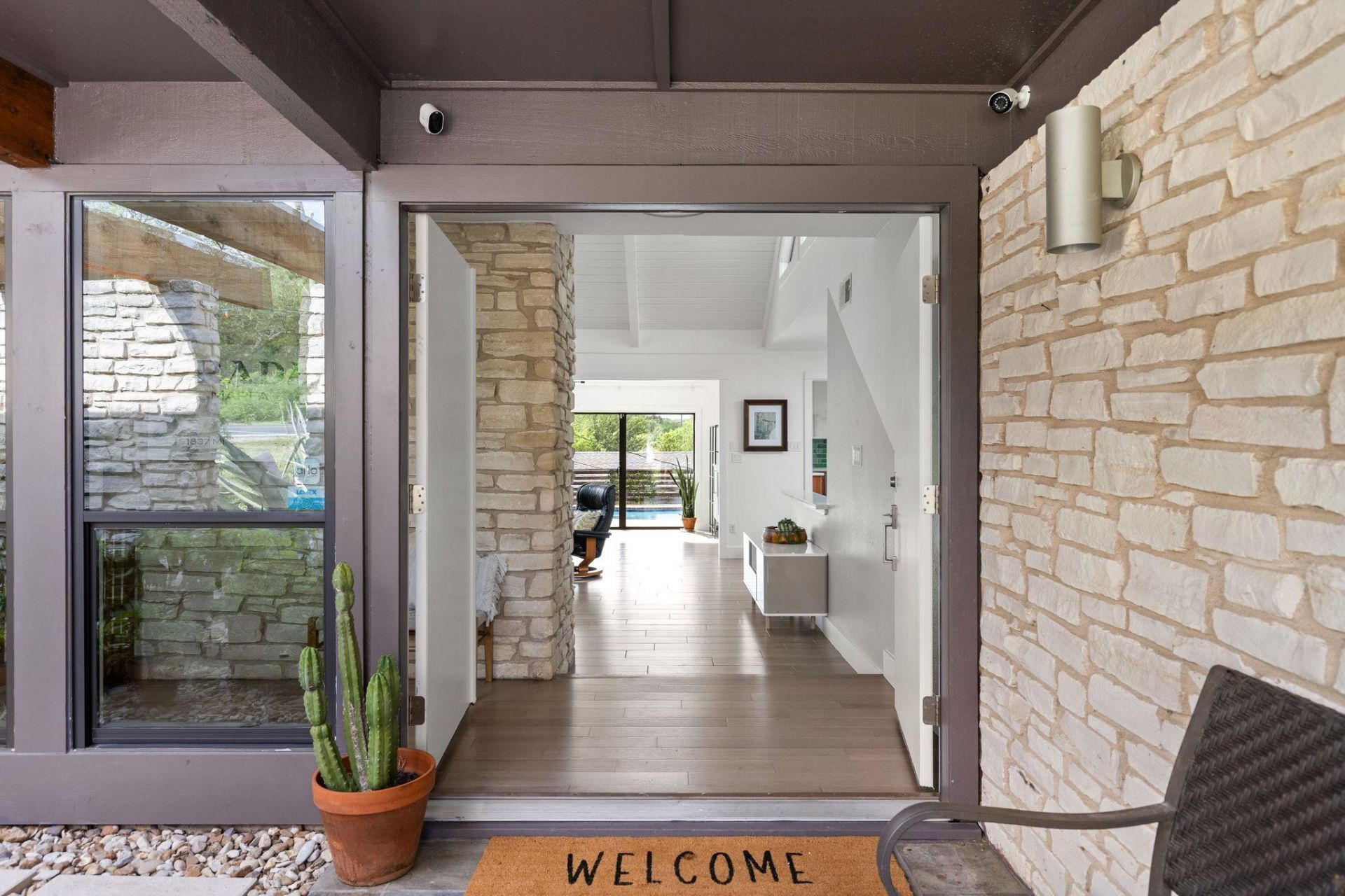 6806 Silvermine Dr, Austin, TX 78736 Main Photo