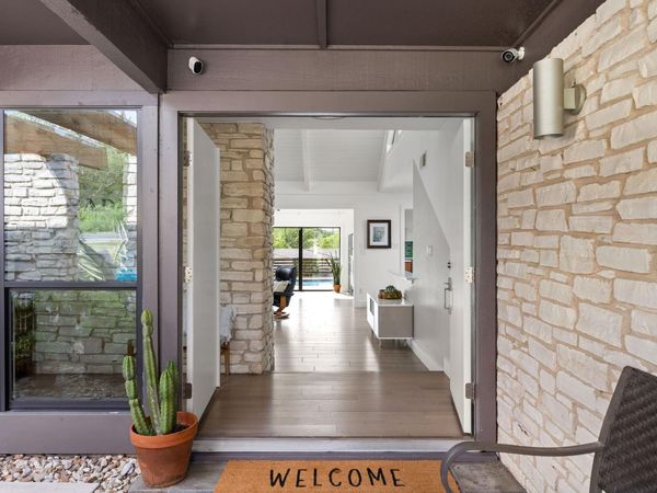 6806 Silvermine DR, Austin, TX 78736