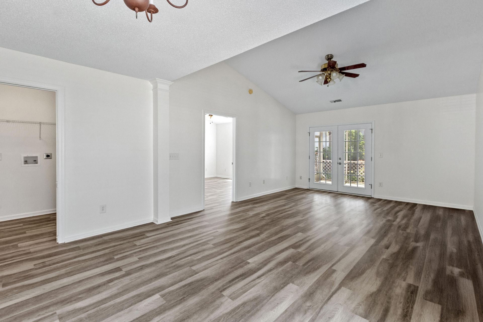 7316 Stoney Moss Way Photo 13