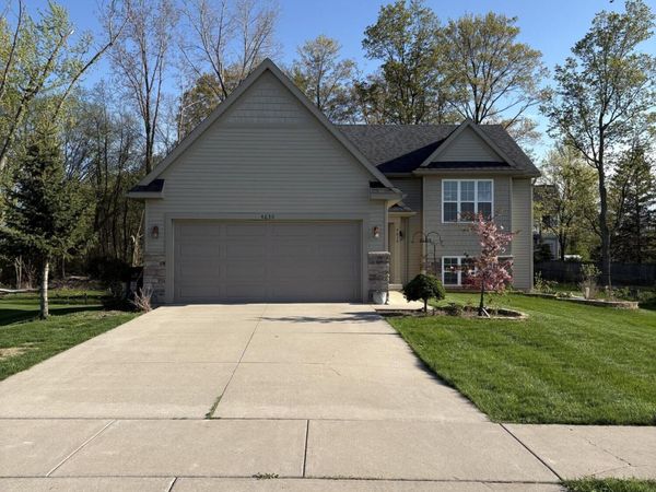 4630 Cider Wood Drive NW, Walker, MI 49534