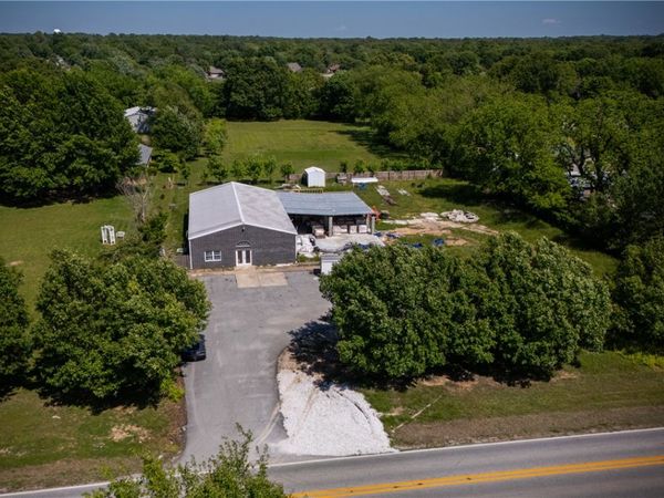 5203 Highway 94 , Rogers, AR 72756