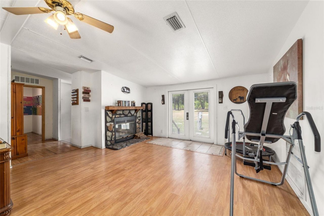 19551 SE 42nd Place , Morriston, FL 32668 Photo