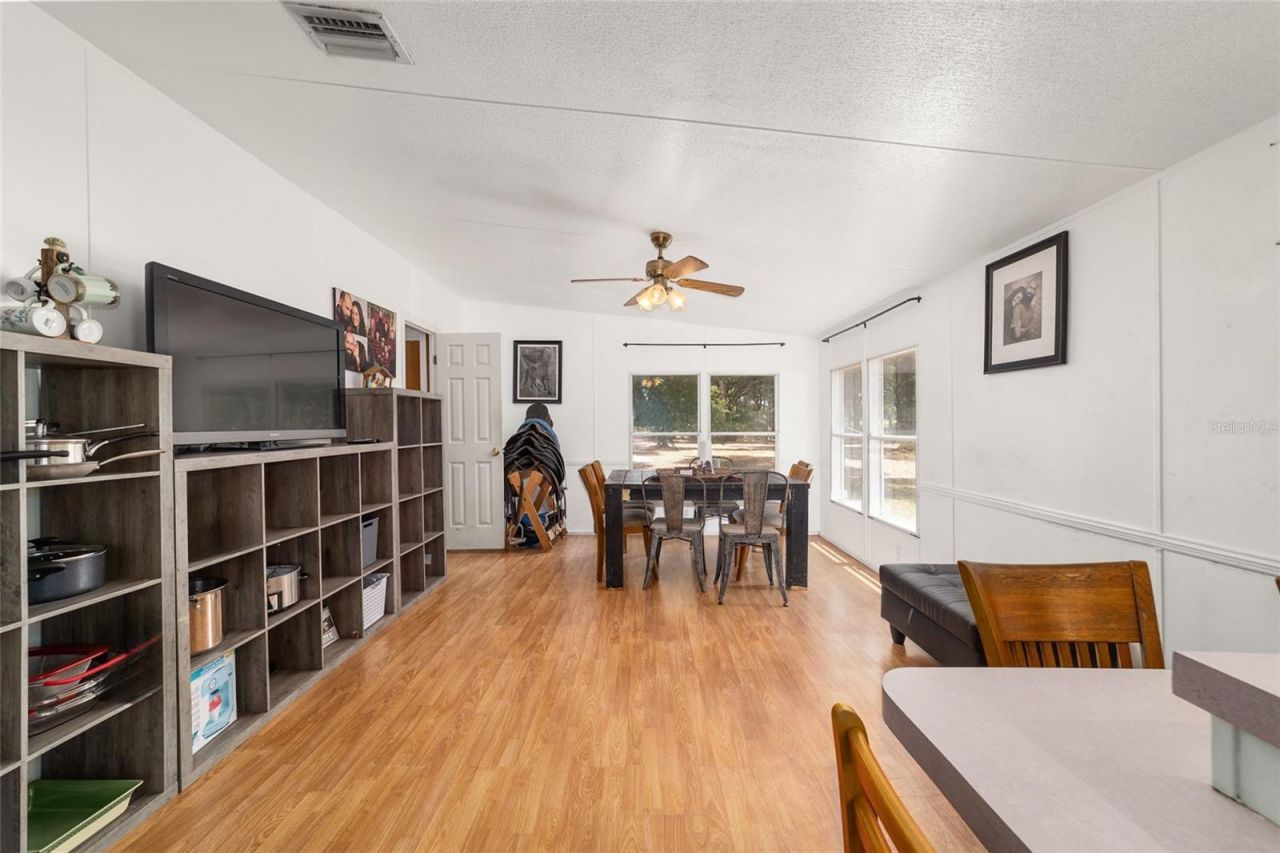 19551 SE 42nd Place , Morriston, FL 32668 Photo