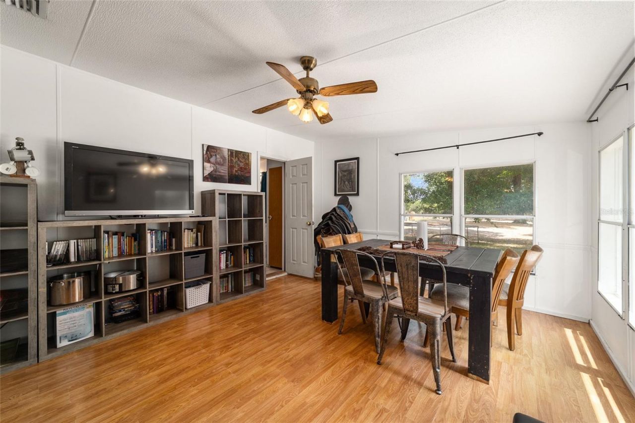 19551 SE 42nd Place , Morriston, FL 32668 Photo